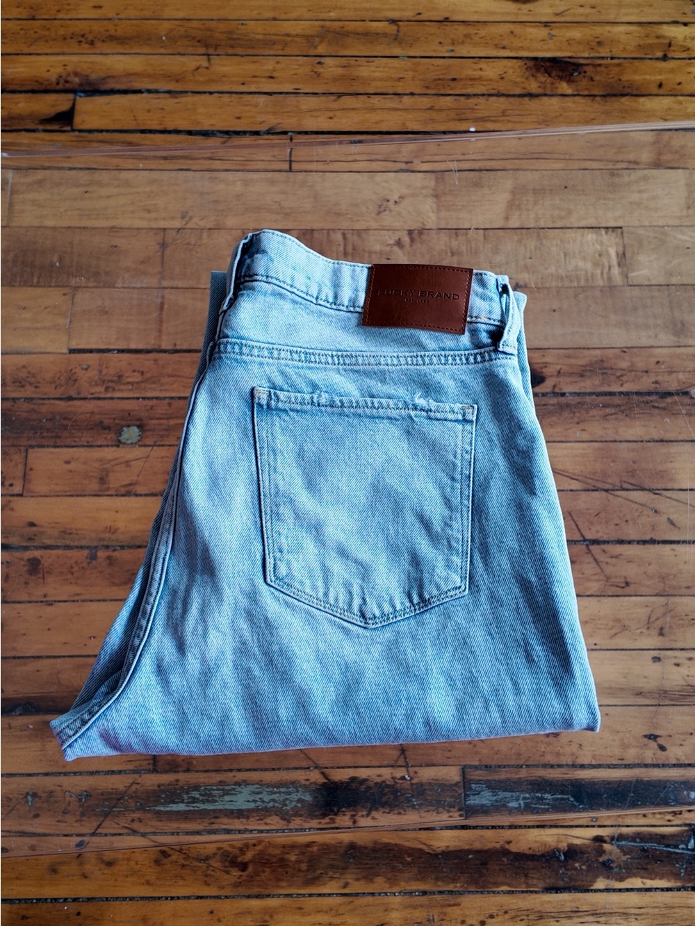 Lucky Brand Mid Rise Sweet Straight Light Wash Distressed Jeans 12/31R